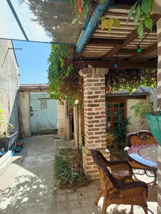 L'Atelier-Chambrette Dans Le Jardin Avec Salle De Bains, Sans Cuisine Troo Экстерьер фото